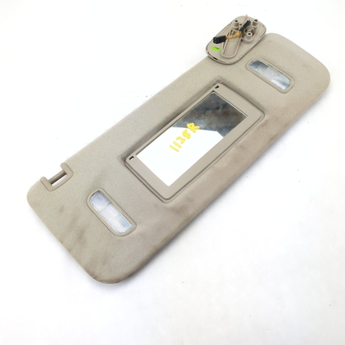 GM Damage 2014 2015 Silverado Sierra Right Passenger Sun Visor Sunvisor Illuminated