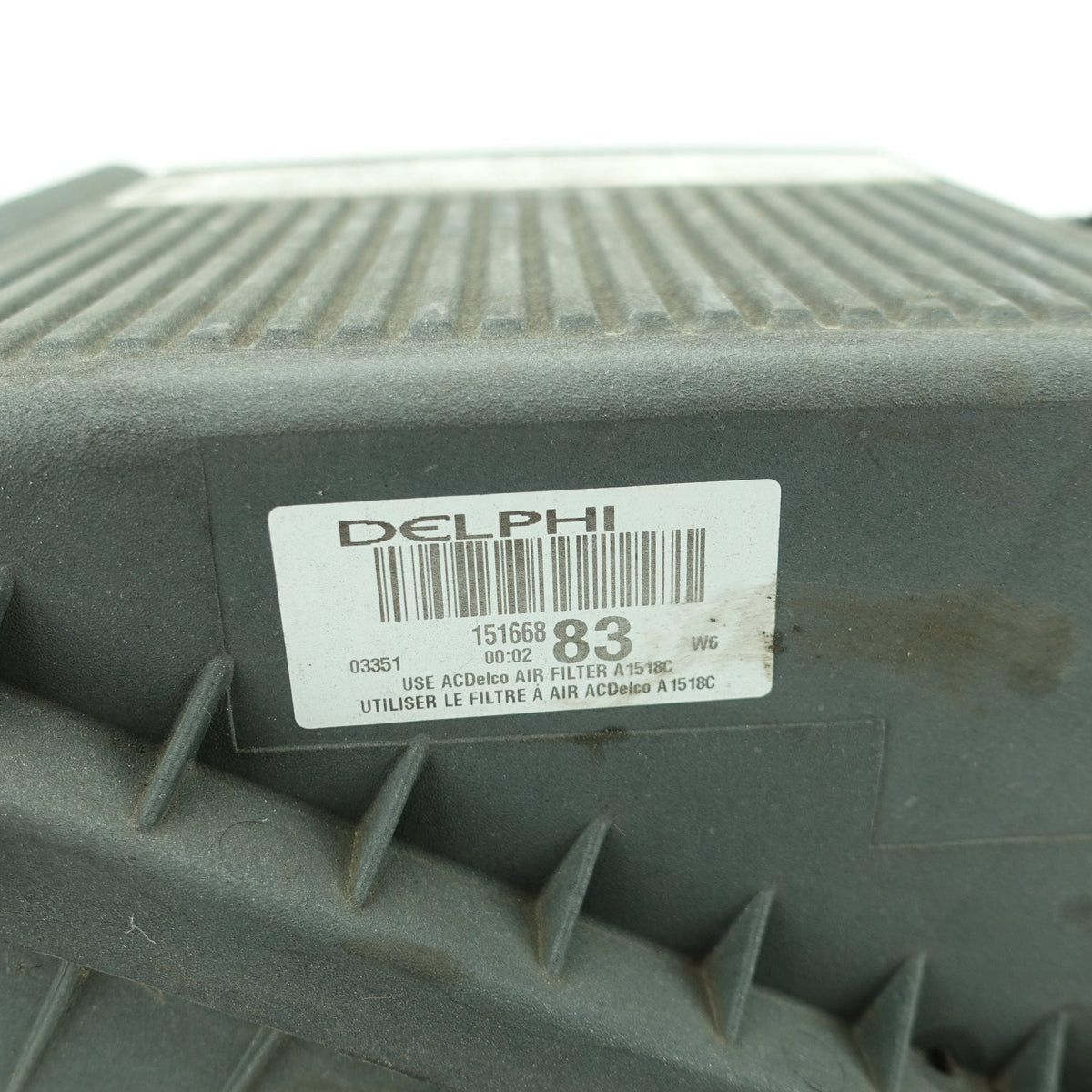 2002 2003 2004 2005 2006 2007 2008 Cadillac Escalade Air Cleaner Filter Box - image 2