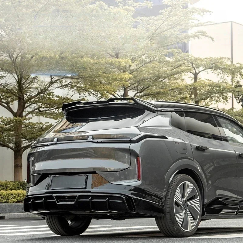 EVSTITAN Spoiler for Lynk & Co 08