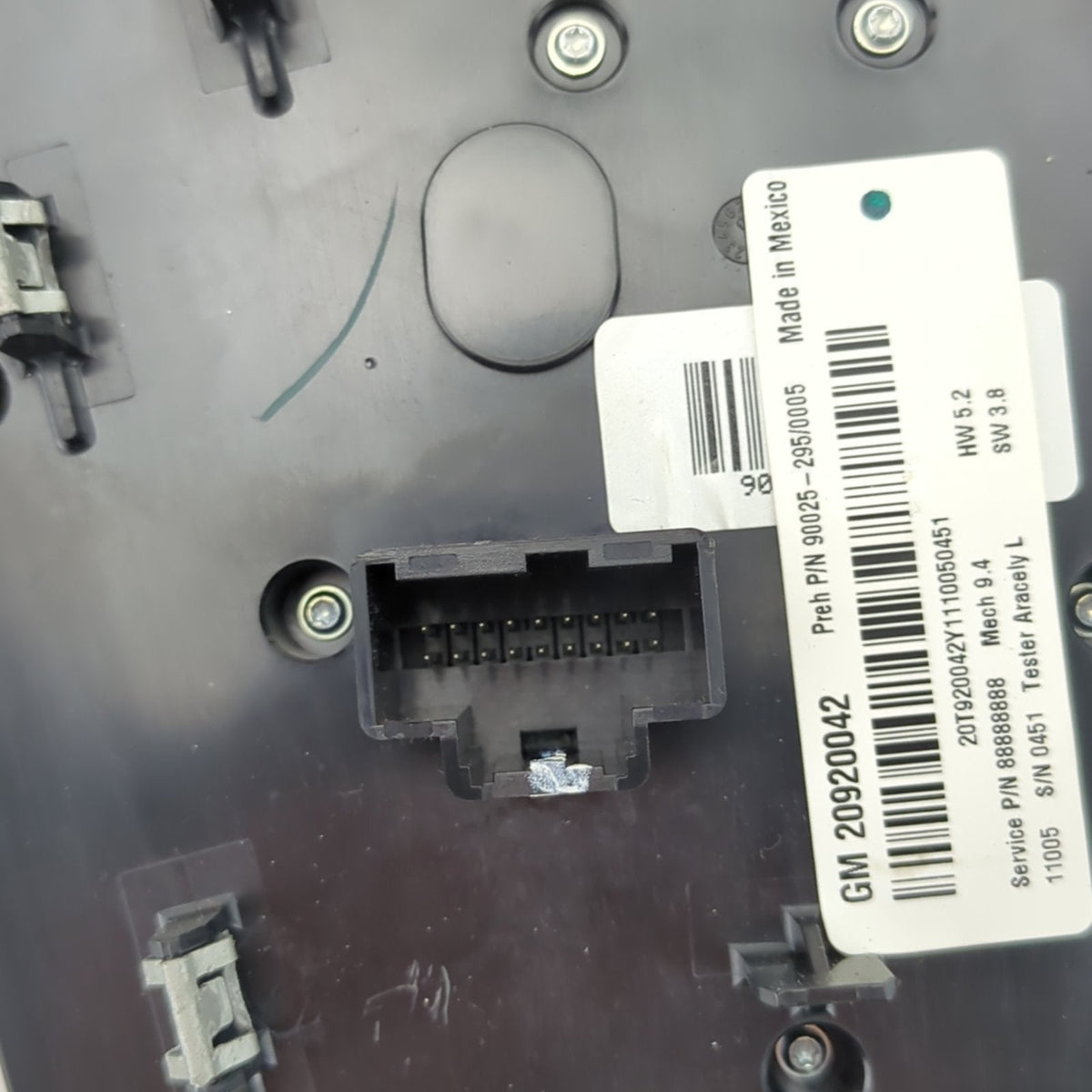 GM 2010 2011 Chevrolet Equinox Radio Climate Control Panel Center Console HVAC