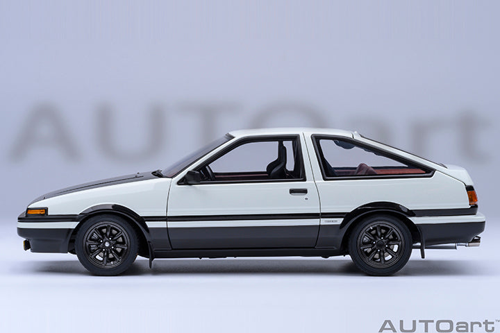 RHD AUTOart Toyota Sprinter Trueno (AE86) "Initial D" Project D Final Version 1:18