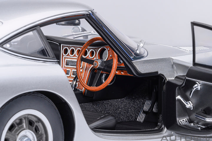 AUTOart 1967 Toyota 2000GT (Upgraded Version) Silver 1:18