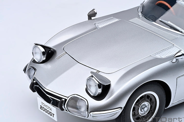AUTOart 1967 Toyota 2000GT (Upgraded Version) Silver 1:18