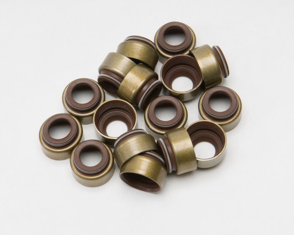 Edelbrock 3/8 Valve Seal Set w/.562 Dia. Guides - 9759