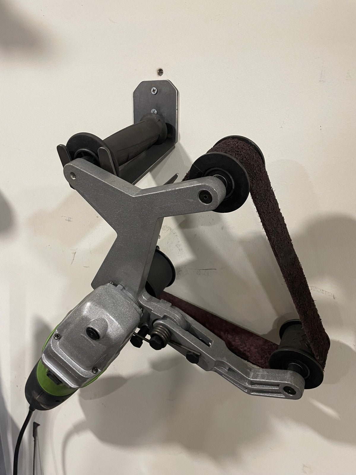 Elevate Metalcraft Tube Polisher Wall Mount
