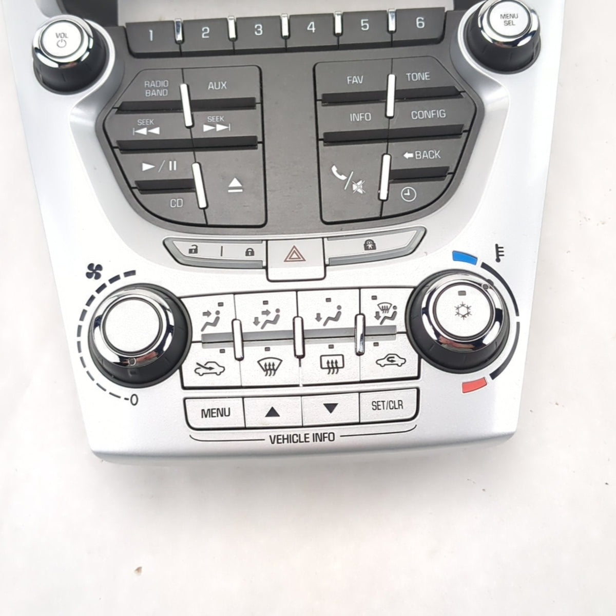 GM 2010 2011 Chevrolet Equinox Radio Climate Control Panel Center Console HVAC