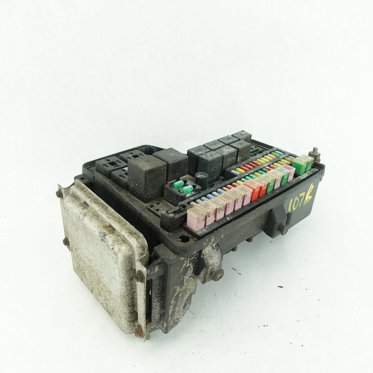 Damage 2003 Dodge Ram 2500 3500 5.9L Engine Fuse Junction Box - image 3