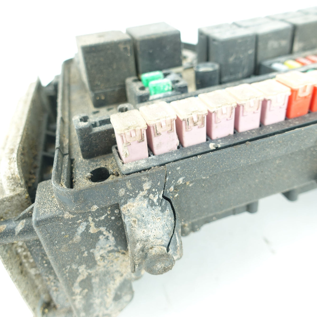 Damage 2003 Dodge Ram 2500 3500 5.9L Engine Fuse Junction Box - image 4
