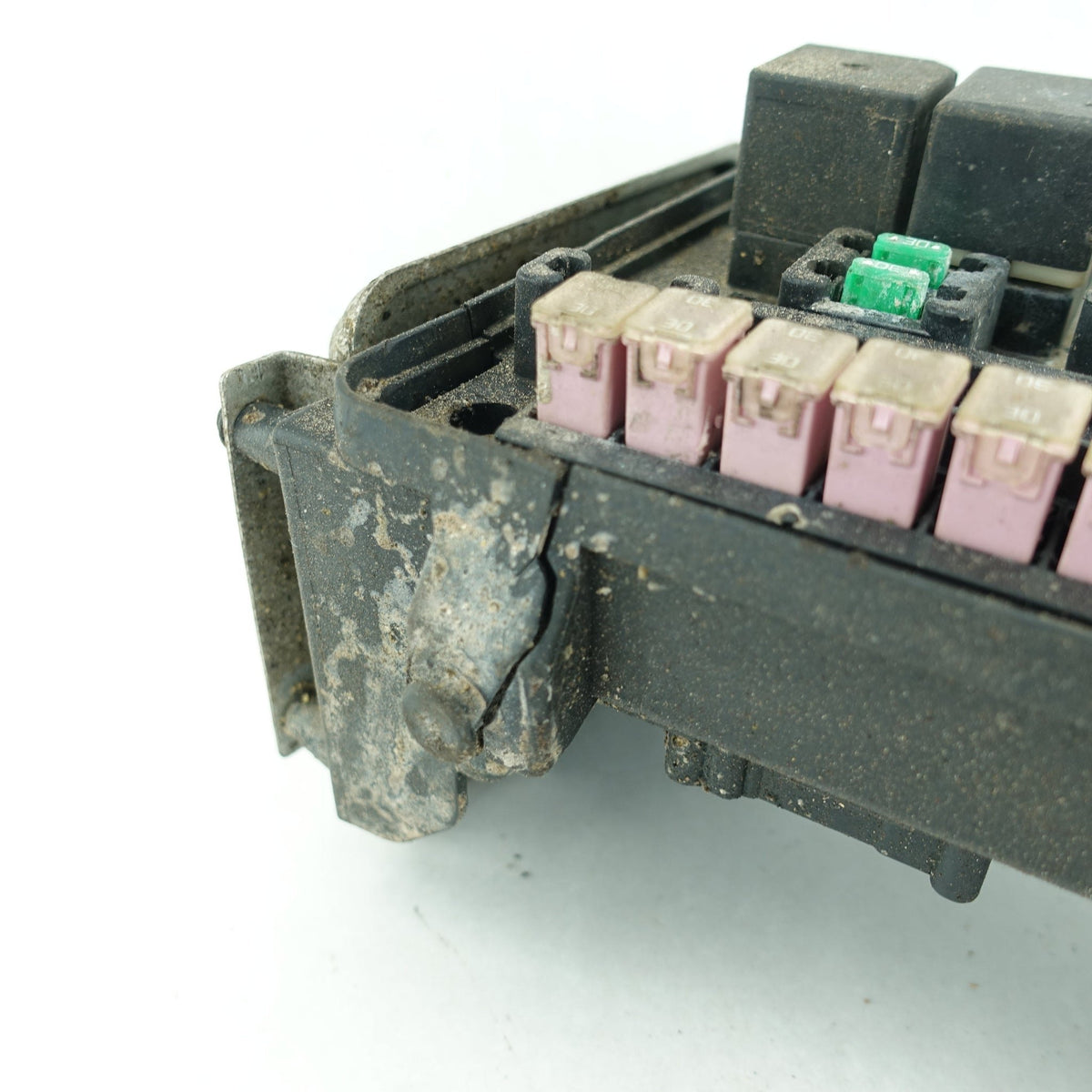 Damage 2003 Dodge Ram 2500 3500 5.9L Engine Fuse Junction Box - image 6
