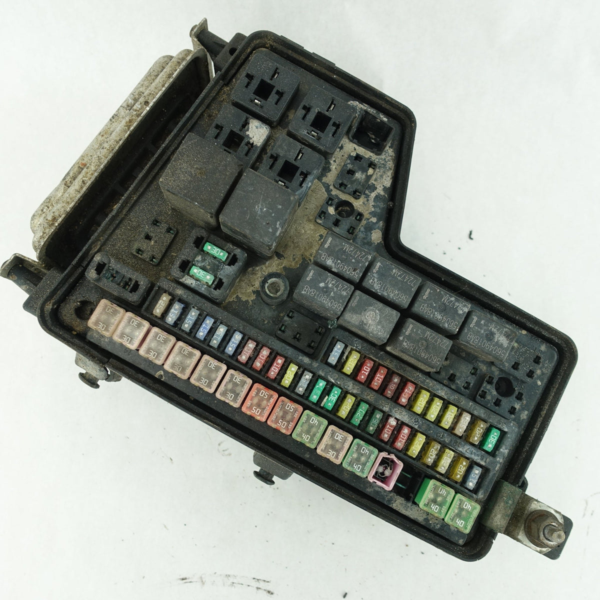 Damage 2003 Dodge Ram 2500 3500 5.9L Engine Fuse Junction Box - image 8